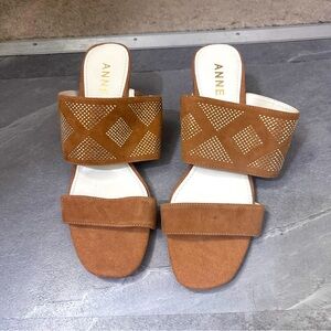 Anne Klein Cognac Soft Leather/ Suede Like Block Heel Sandals. Size 8
